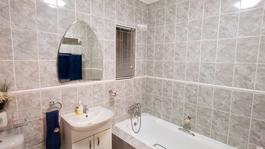 To Let 3 Bedroom Property for Rent in Vaalpark Free State